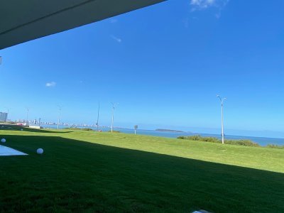 Apartamento ID.526/APARTAMENTO-EN-PRIMERA-FILA-PLAYA-MANSA--PUNTA-DEL-ESTE- - APARTAMENTO EN PRIMERA FILA PLAYA MANSA -PUNTA DEL ESTE 