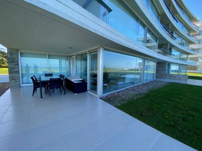 Apartamento ID.526/APARTAMENTO-EN-PRIMERA-FILA-PLAYA-MANSA--PUNTA-DEL-ESTE- - APARTAMENTO EN PRIMERA FILA PLAYA MANSA -PUNTA DEL ESTE 