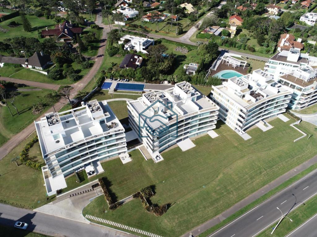 Apartamento ID.526/APARTAMENTO-EN-PRIMERA-FILA-PLAYA-MANSA--PUNTA-DEL-ESTE- - APARTAMENTO EN PRIMERA FILA PLAYA MANSA -PUNTA DEL ESTE 