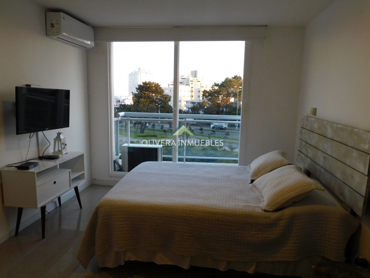 Apartamento ID.9216 - TORRE ONE -PUNTA DEL ESTE HERMOSO MONOAMBIENTE A 200 MTS. DEL MAR!!