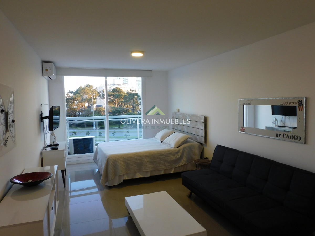 Apartamento ID.9216 - TORRE ONE -PUNTA DEL ESTE HERMOSO MONOAMBIENTE A 200 MTS. DEL MAR!!
