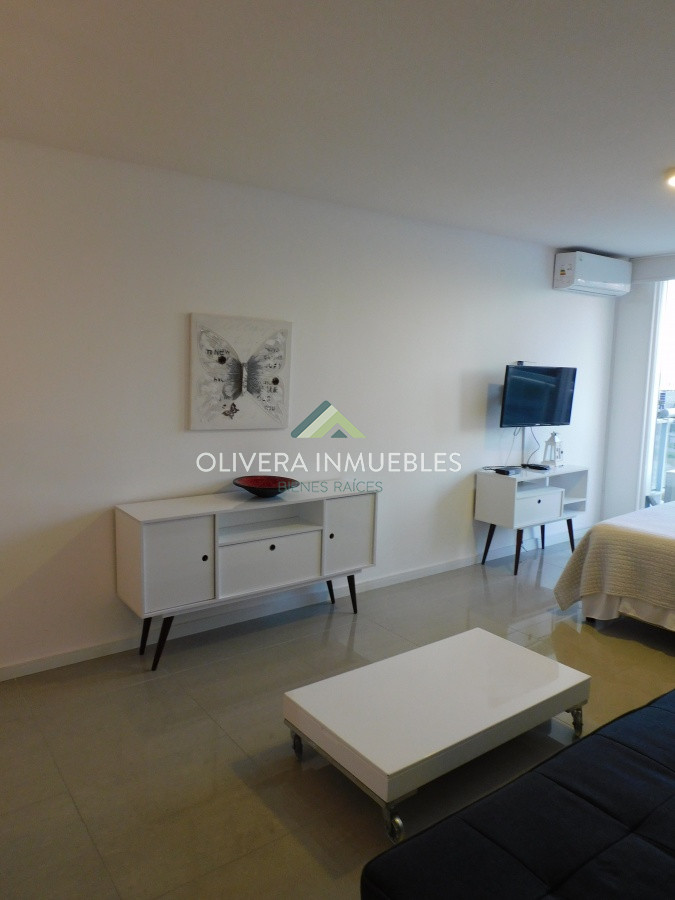 Apartamento ID.9216 - TORRE ONE -PUNTA DEL ESTE HERMOSO MONOAMBIENTE A 200 MTS. DEL MAR!!