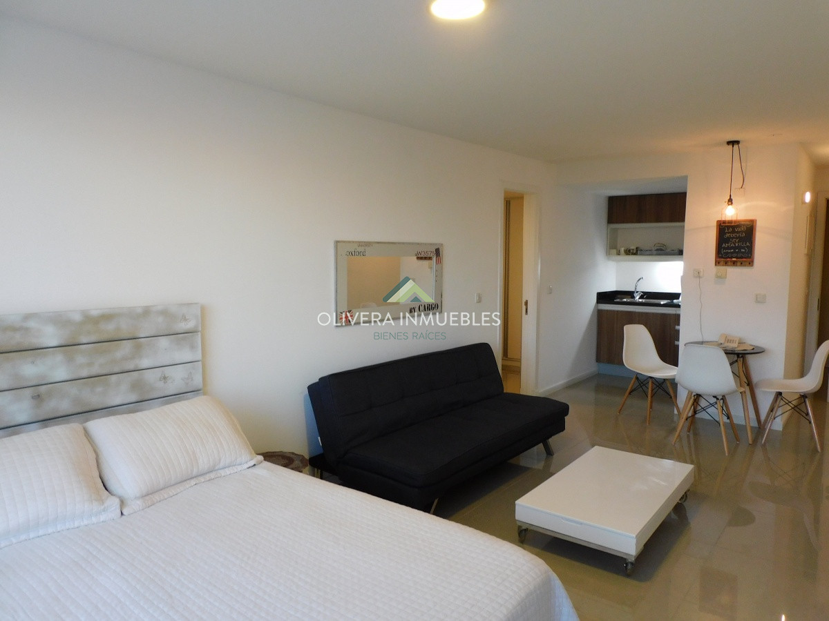 Apartamento ID.9216 - TORRE ONE -PUNTA DEL ESTE HERMOSO MONOAMBIENTE A 200 MTS. DEL MAR!!