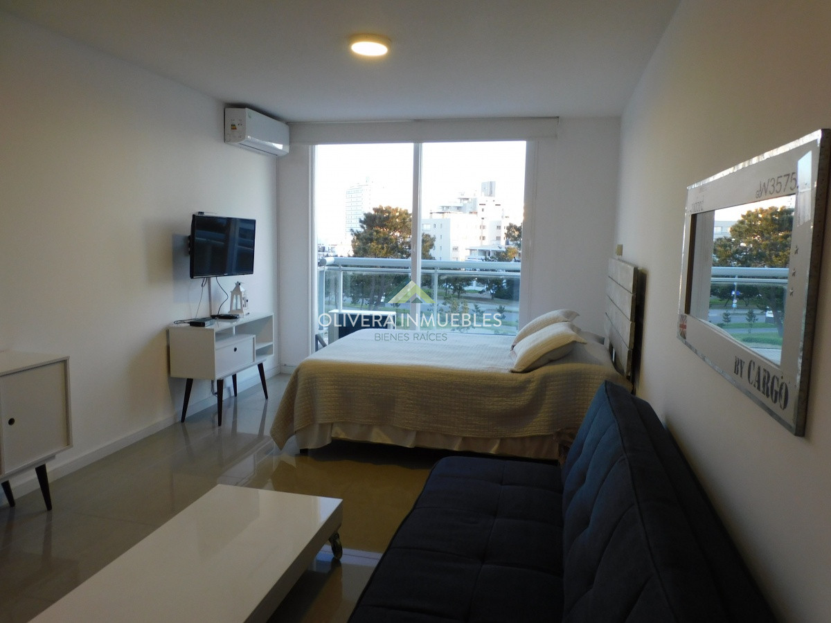 Apartamento ID.9216 - TORRE ONE -PUNTA DEL ESTE HERMOSO MONOAMBIENTE A 200 MTS. DEL MAR!!