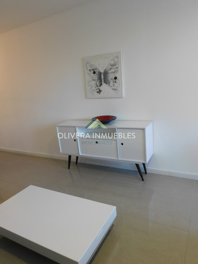 Apartamento ID.9216 - TORRE ONE -PUNTA DEL ESTE HERMOSO MONOAMBIENTE A 200 MTS. DEL MAR!!