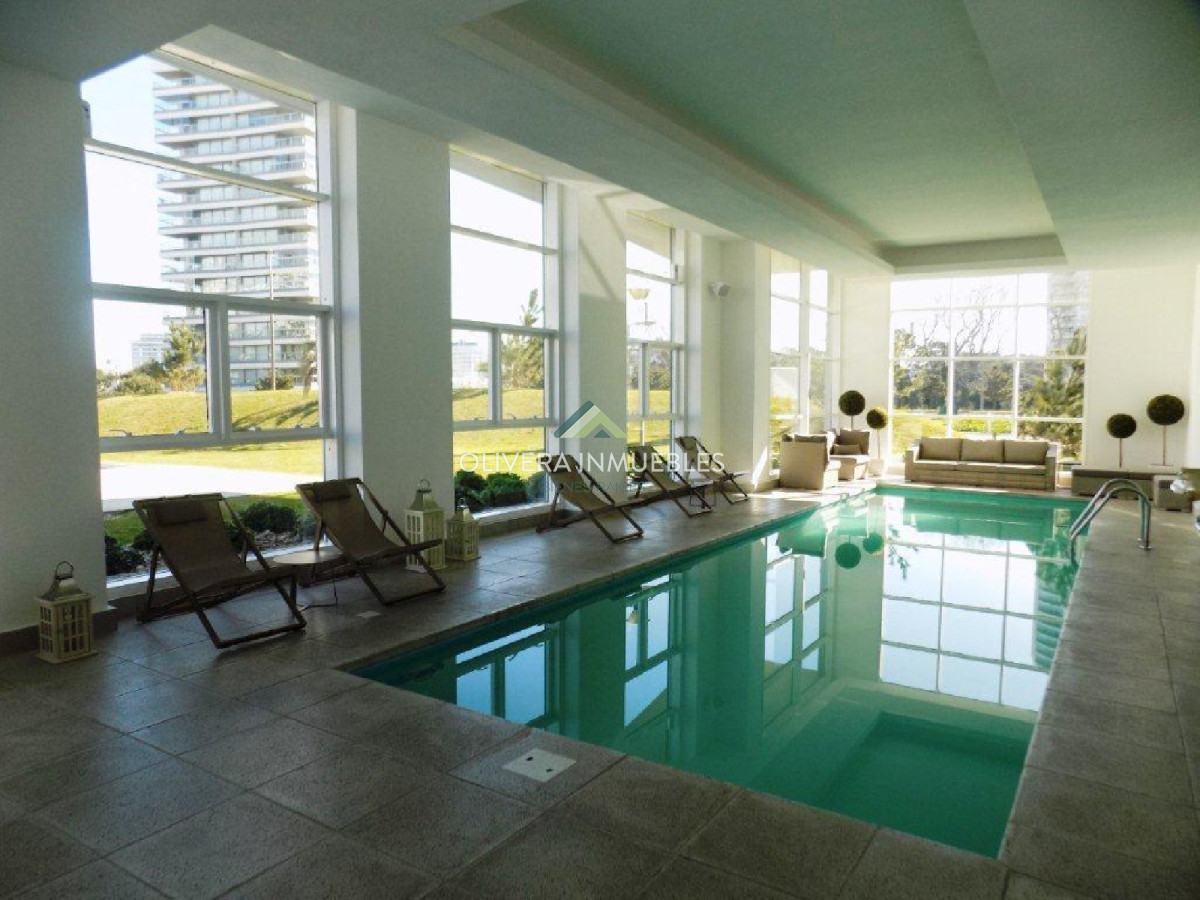 Apartamento ID.9216 - TORRE ONE -PUNTA DEL ESTE HERMOSO MONOAMBIENTE A 200 MTS. DEL MAR!!