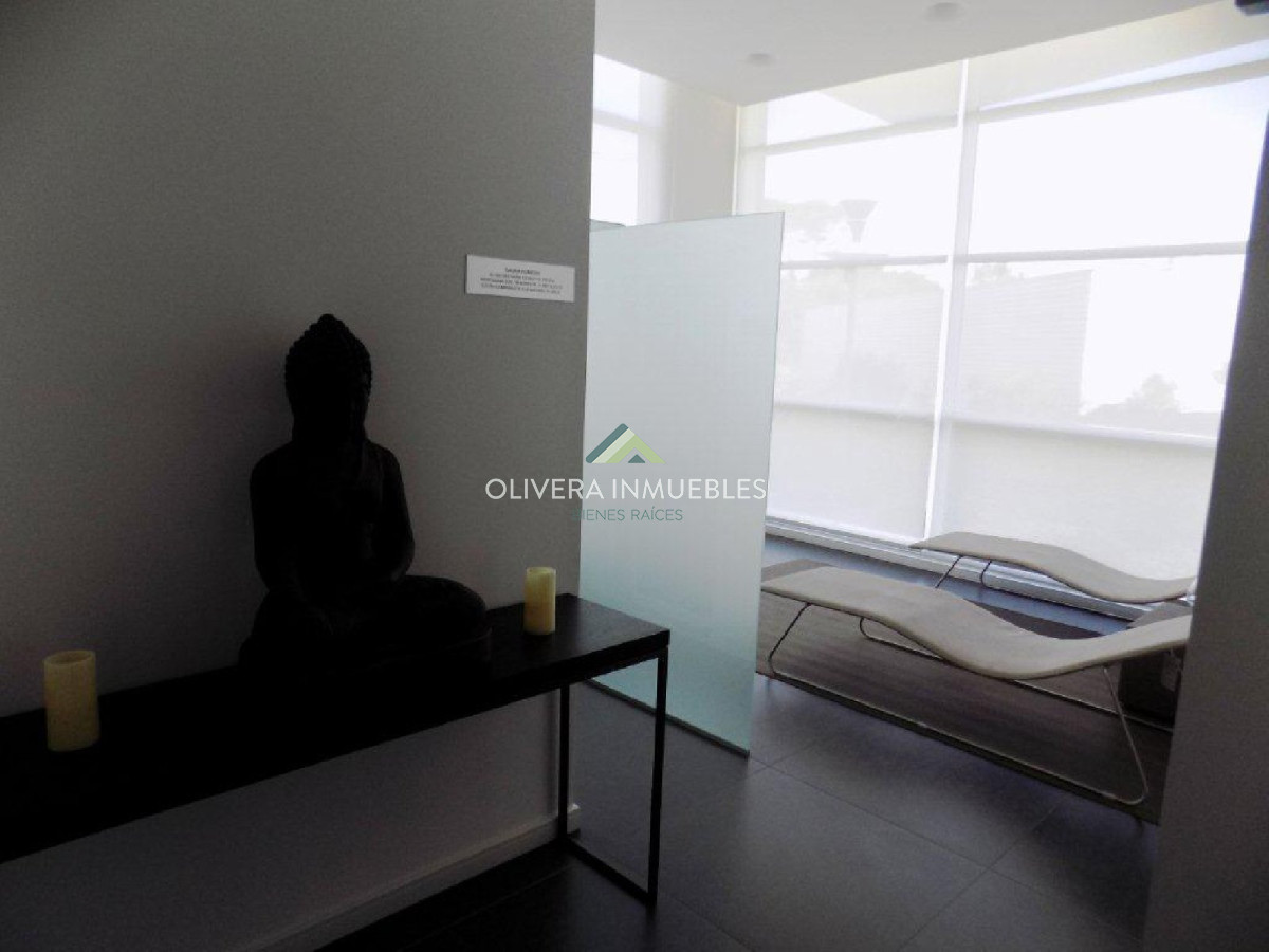 Apartamento ID.9216 - TORRE ONE -PUNTA DEL ESTE HERMOSO MONOAMBIENTE A 200 MTS. DEL MAR!!