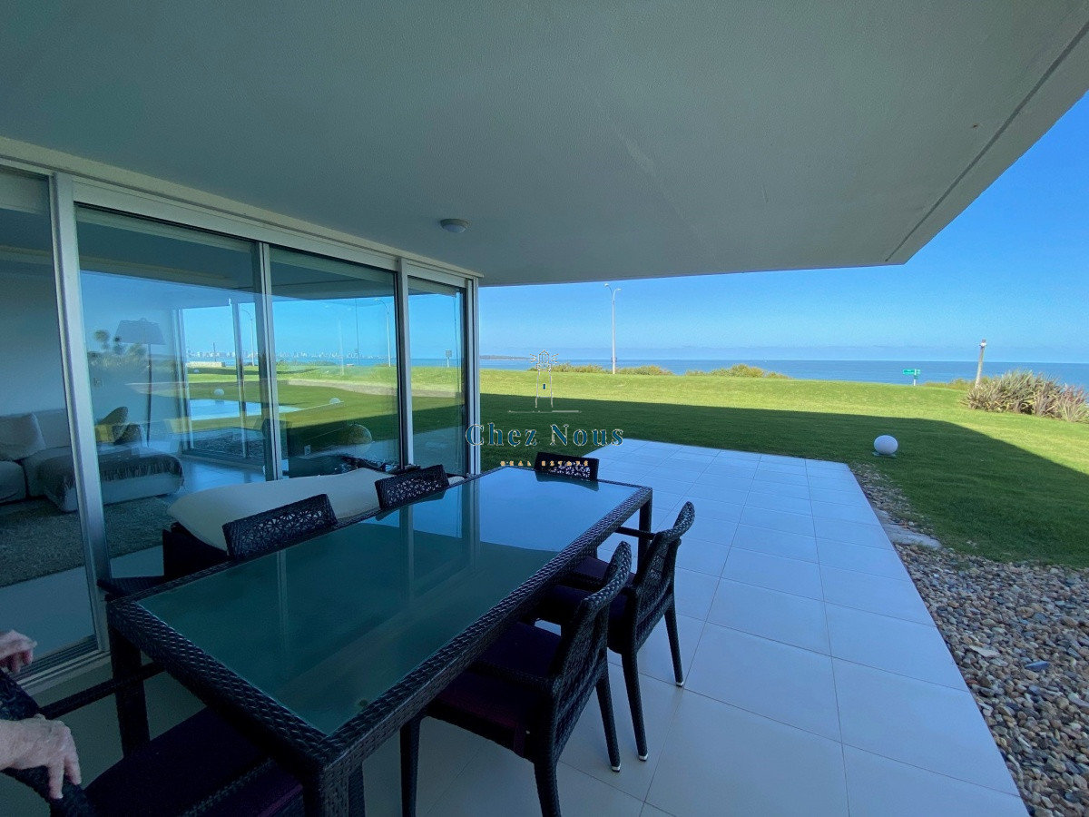 Apartamento ID.246 - APARTAMENTO EN PRIMERA FILA PLAYA MANSA -PUNTA DEL ESTE 