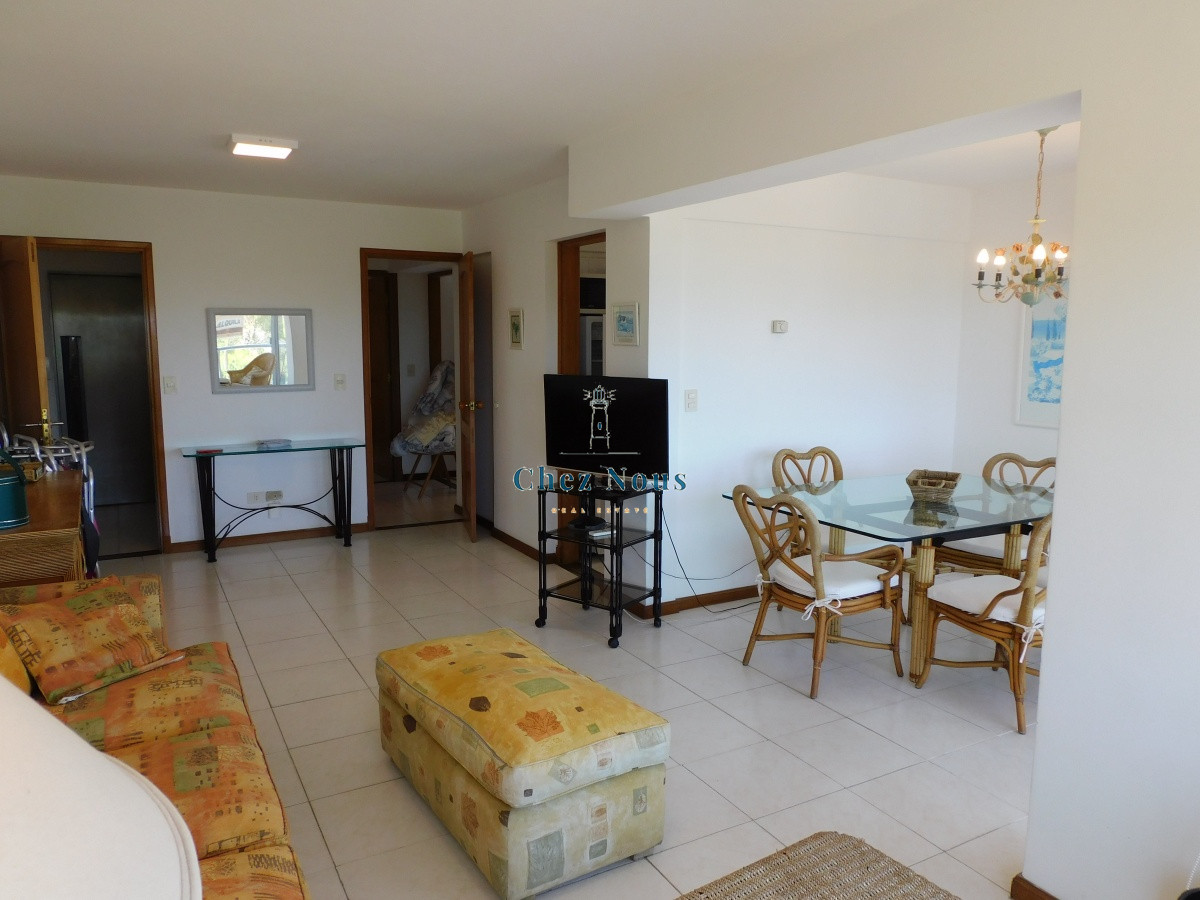 Apartamento ID.165 - EDIFICIO LAS OLAS ALQUILA APARTAMENTO 3 DORMITORIOS , 2 BAÑOS 