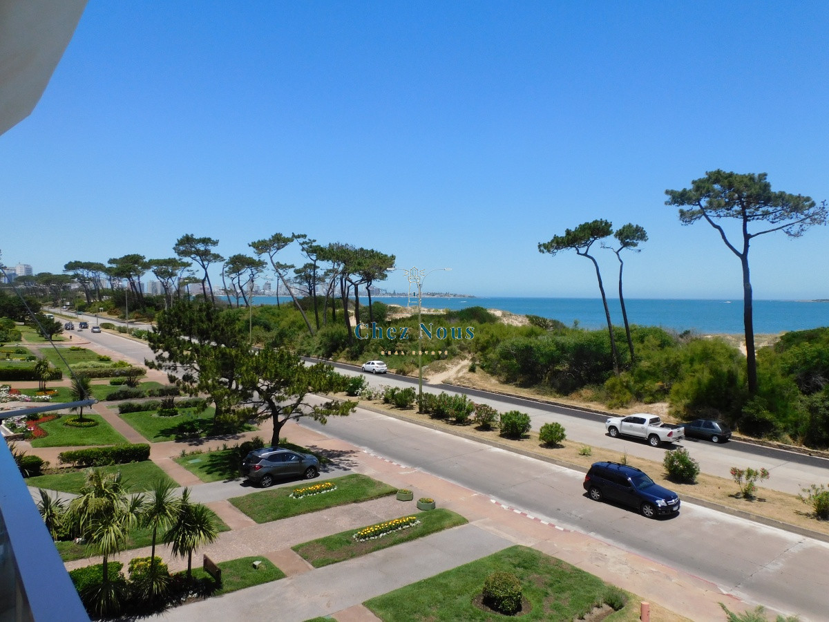 Apartamento ID.165 - EDIFICIO LAS OLAS ALQUILA APARTAMENTO 3 DORMITORIOS , 2 BAÑOS 