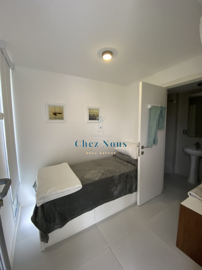 Apartamento ID.246 - APARTAMENTO EN PRIMERA FILA PLAYA MANSA -PUNTA DEL ESTE 