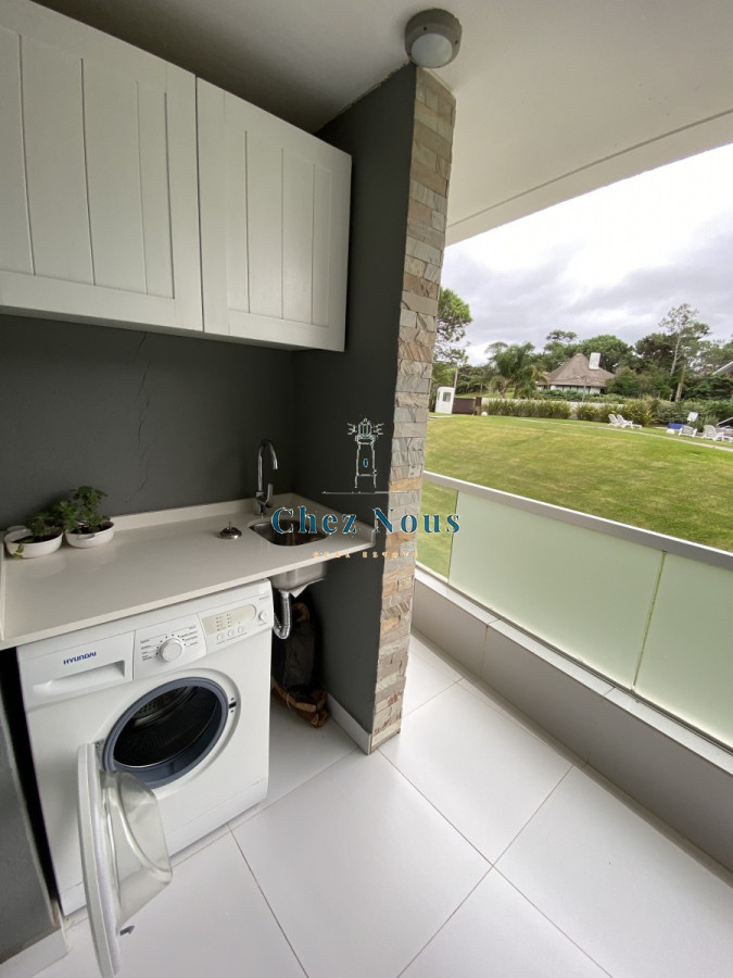 Apartamento ID.246 - APARTAMENTO EN PRIMERA FILA PLAYA MANSA -PUNTA DEL ESTE 