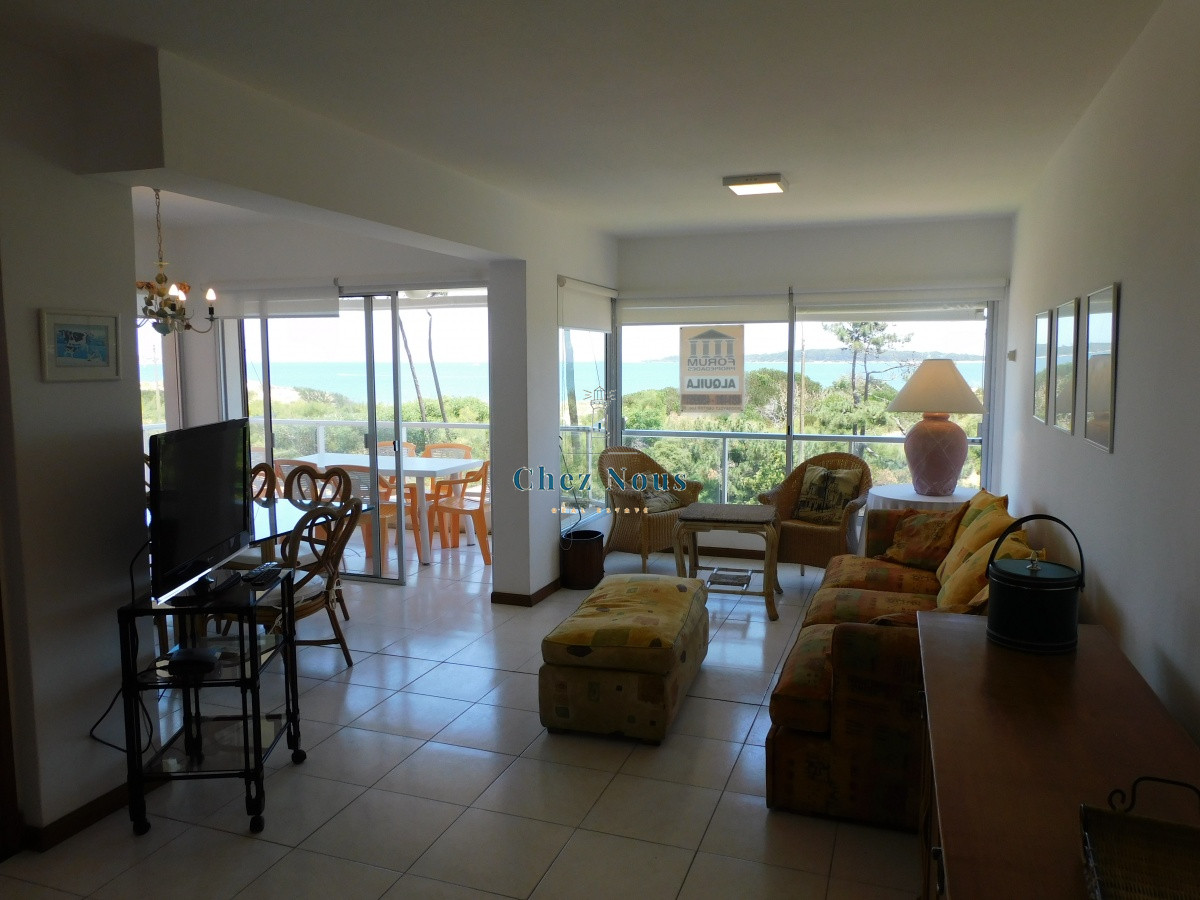 Apartamento ID.165 - EDIFICIO LAS OLAS ALQUILA APARTAMENTO 3 DORMITORIOS , 2 BAÑOS 