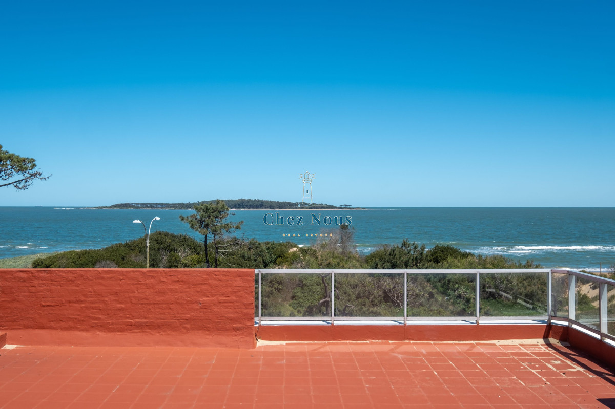 Apartamento ID.165 - EDIFICIO LAS OLAS ALQUILA APARTAMENTO 3 DORMITORIOS , 2 BAÑOS 