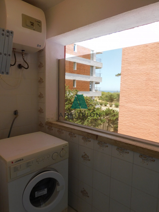 Apartamento ID.25 - ALQUILA APARTAMENTO 2 DORMITORIOS MANSA FTE AL MAR PUNTA DEL ESTE 
