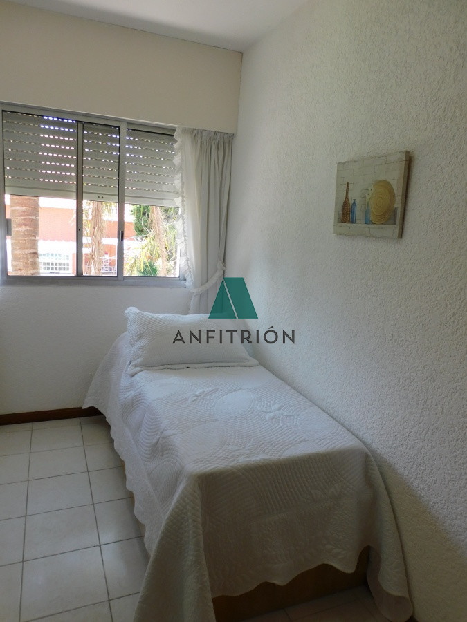 Apartamento ID.25 - ALQUILA APARTAMENTO 2 DORMITORIOS MANSA FTE AL MAR PUNTA DEL ESTE 