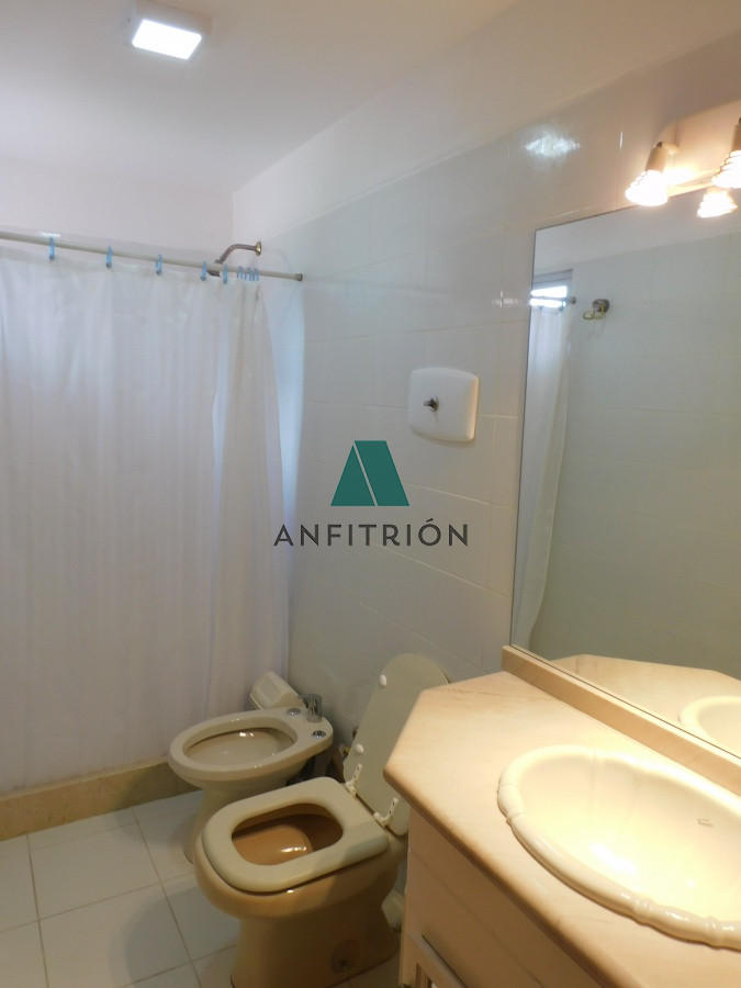 Apartamento ID.25 - ALQUILA APARTAMENTO 2 DORMITORIOS MANSA FTE AL MAR PUNTA DEL ESTE 