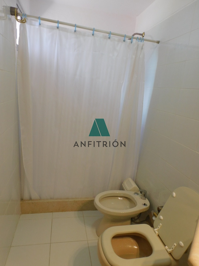 Apartamento ID.25 - ALQUILA APARTAMENTO 2 DORMITORIOS MANSA FTE AL MAR PUNTA DEL ESTE 