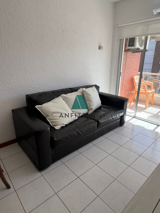 Apartamento ID.25 - ALQUILA APARTAMENTO 2 DORMITORIOS MANSA FTE AL MAR PUNTA DEL ESTE 