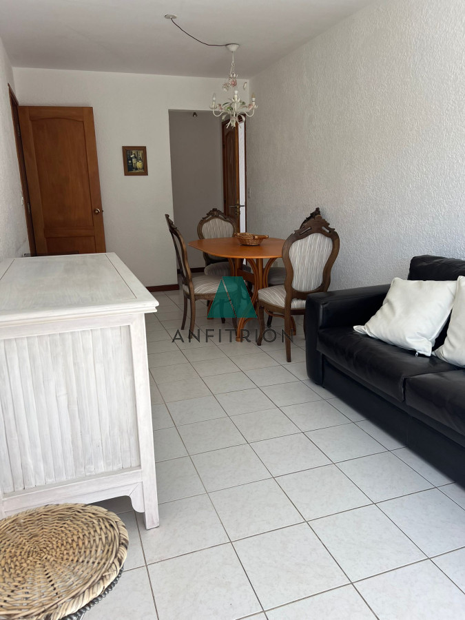 Apartamento ID.25 - ALQUILA APARTAMENTO 2 DORMITORIOS MANSA FTE AL MAR PUNTA DEL ESTE 