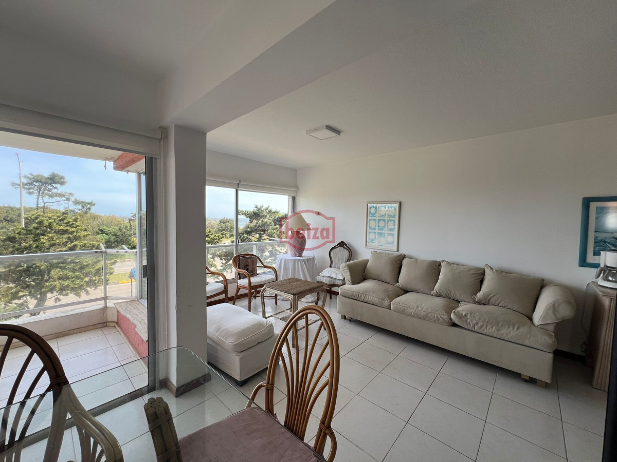 Apartamento ID.164344/Pent-House-con-vista-a-Mansa-y-Brava - ALQUILA APARTAMENTO 3 DORMITORIOS , 2 BAÑOS