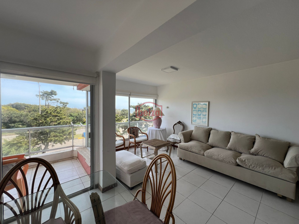 Apartamento ID.164344/Pent-House-con-vista-a-Mansa-y-Brava - ALQUILA APARTAMENTO 3 DORMITORIOS , 2 BAÑOS
