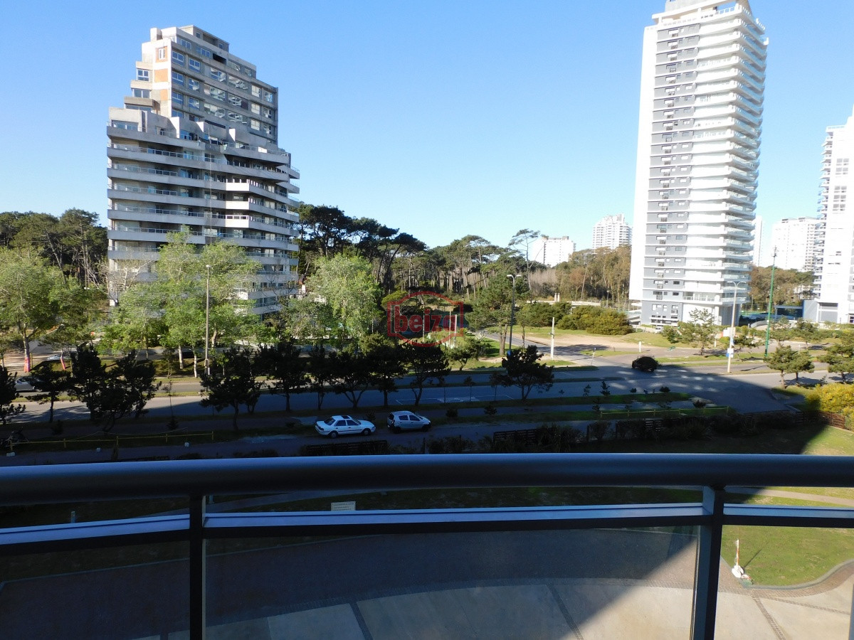 Apartamento ID.165920/ALQUILER-APARTAMENTO-2-DORMITORIOS-PUNTA-DEL-ESTE- - ALQUILA APARTAMENTO 2 DORMITORIOS , 2 BAÑOS