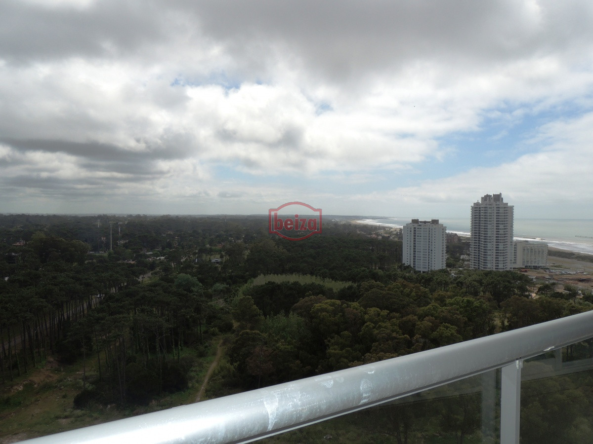 Apartamento ID.165823 - TORRE ONE -PUNTA DEL ESTE  ALQUILA APARTAMENTO UN DORMITORIO , UN BAÑO  !!