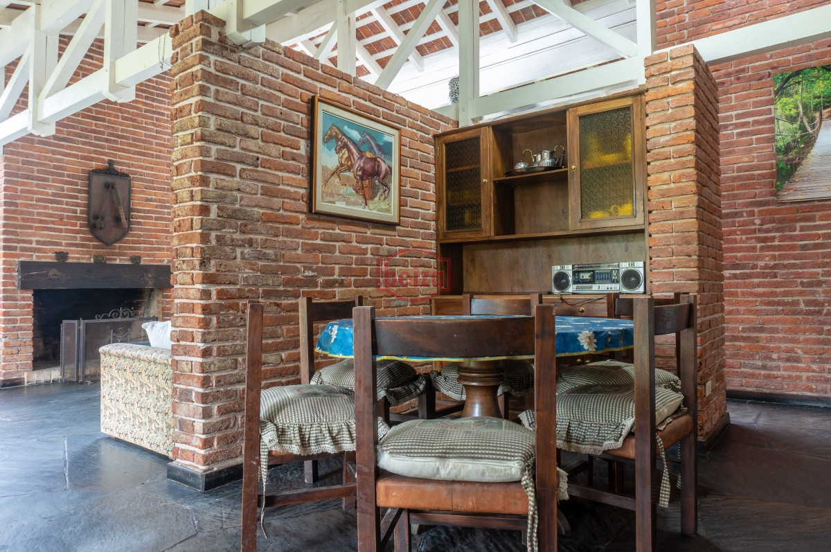 Casa ID.164341/mansa-una-cuadra-del-mar - VENDE CHALET TRES DORMITORIOS , DOS BAÑOS Y DORMITORIO Y BAÑO DE SERVICIO 