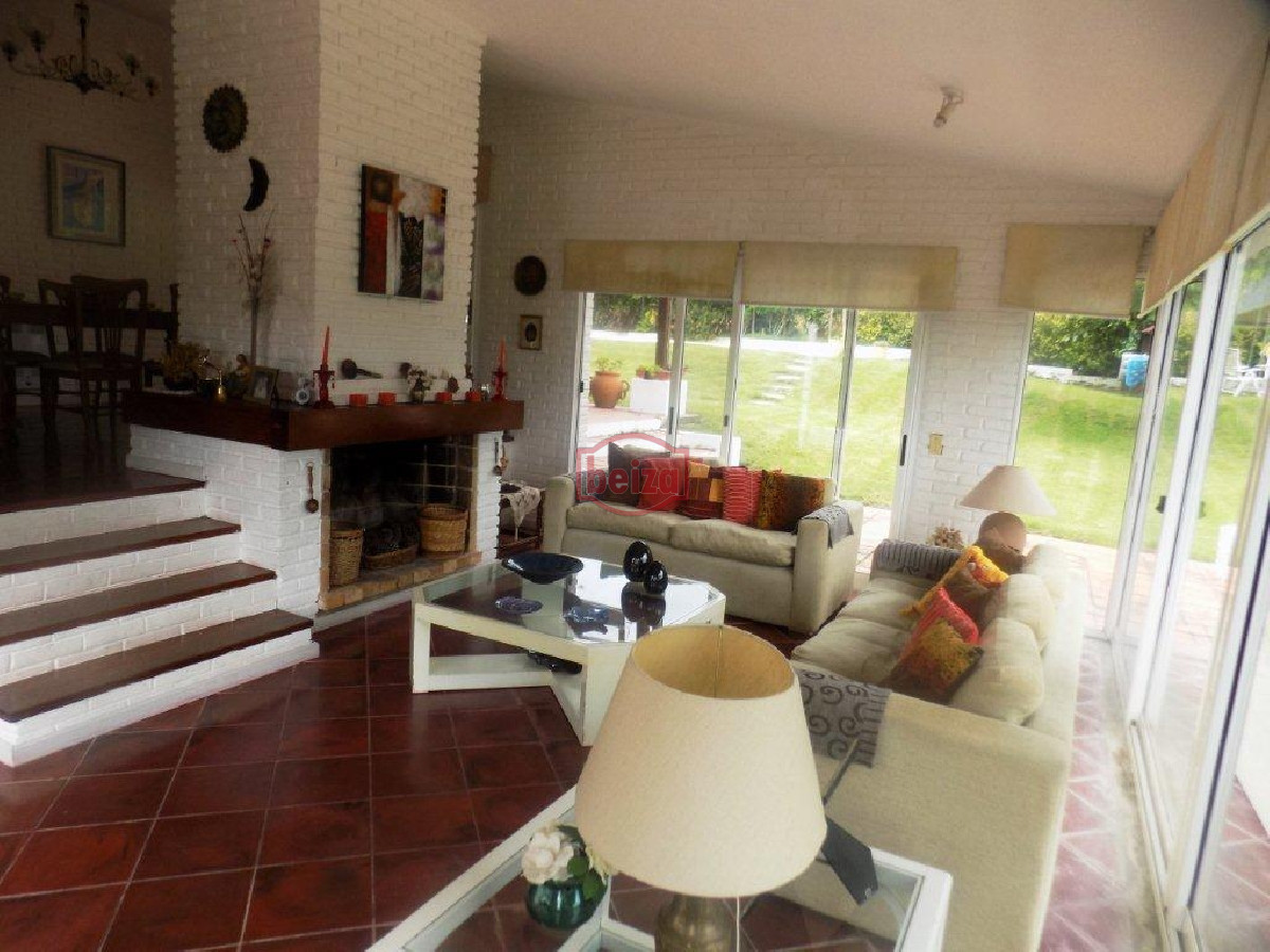 Casa ID.165885 - CHALET CUATRO DORMITORIOS!!