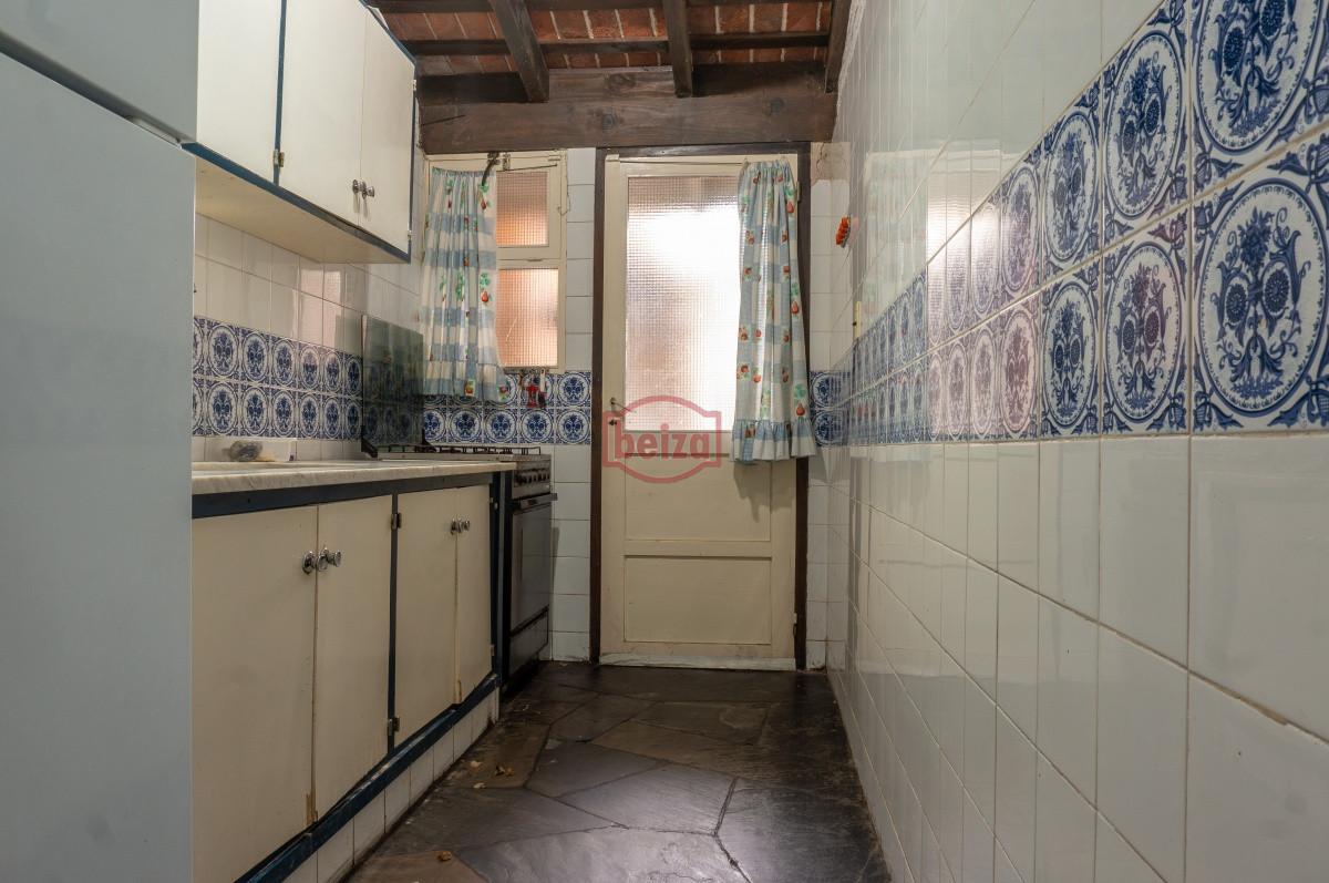 Casa ID.164341/Casa-en-Mansa- - VENDE CHALET TRES DORMITORIOS , DOS BAÑOS Y DORMITORIO Y BAÑO DE SERVICIO 