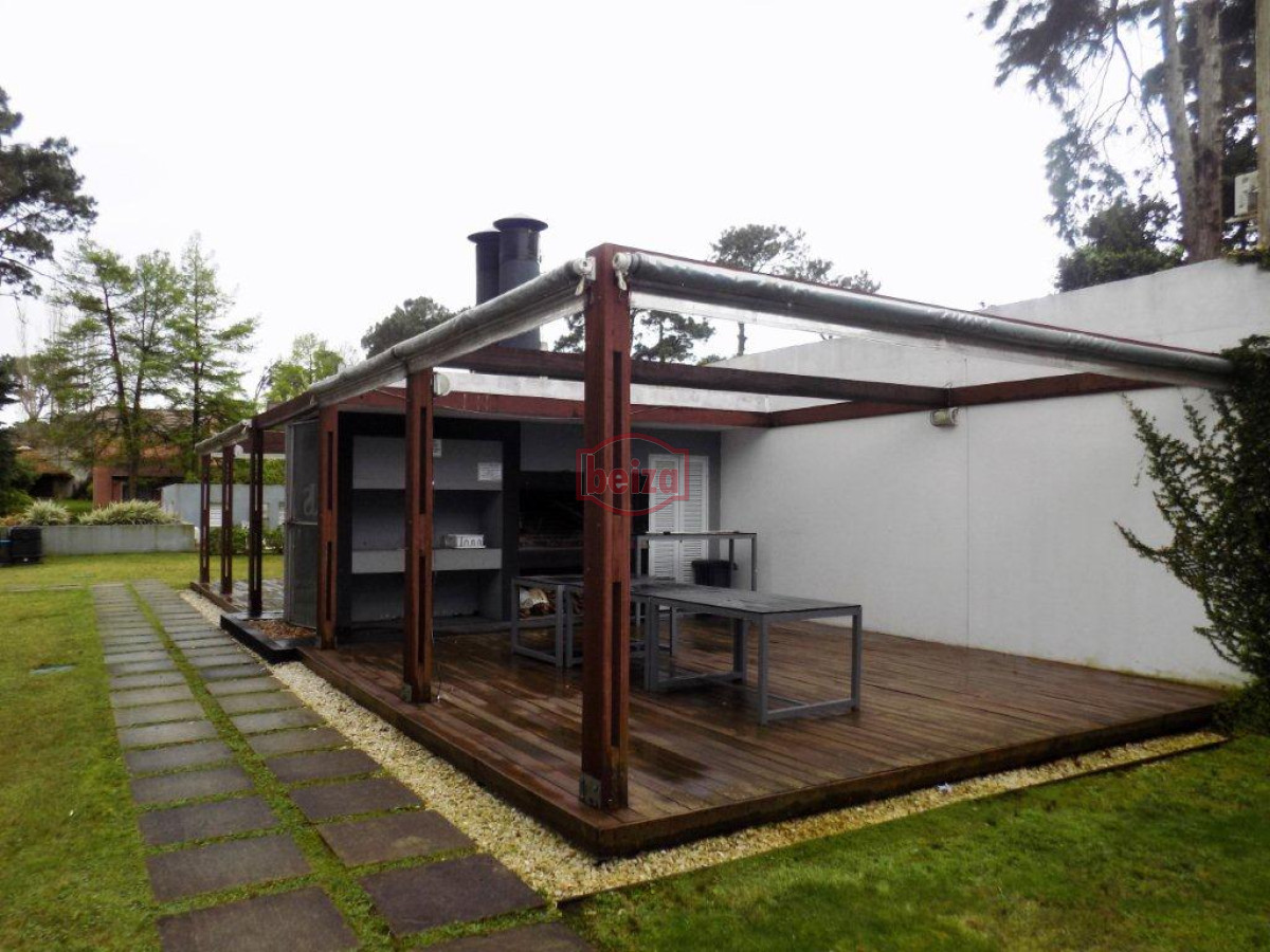 Apartamento ID.166930/VENTA-DE-DOS-Y-TRES-DORMITORIOS-EN-MANSA - EXCELENTE ENTORNO Punta del Este cerca del shopping 