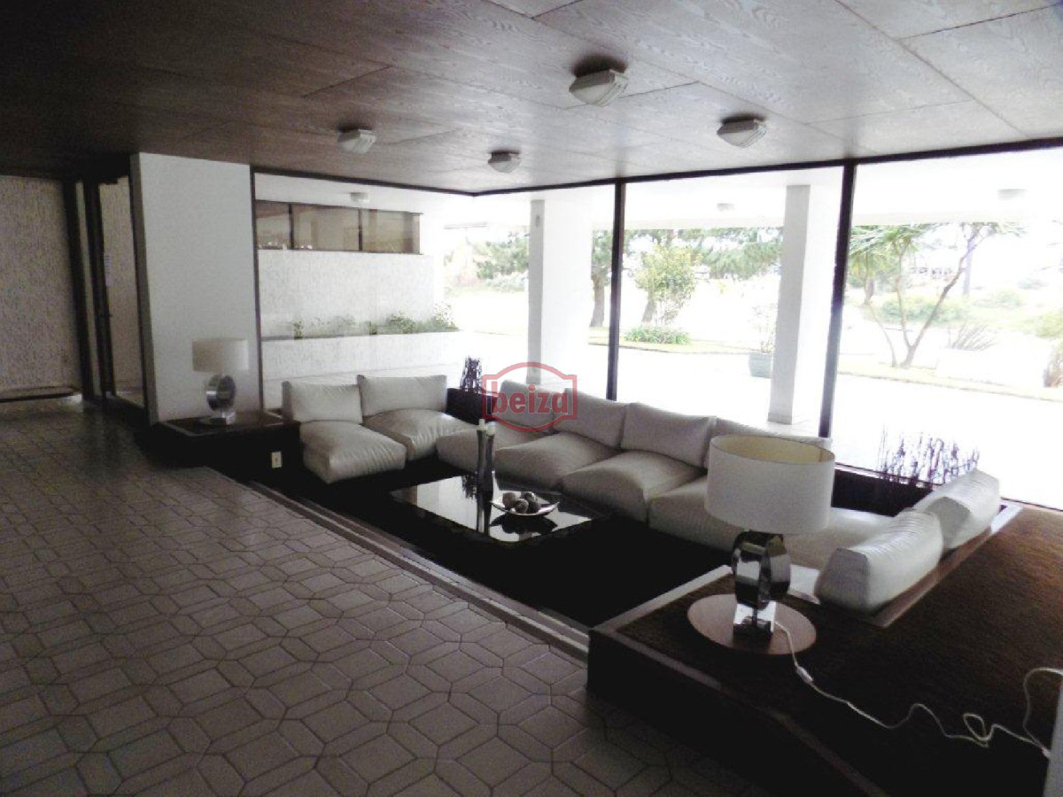 Apartamento ID.167105/Apartamento-en-venta-en-excelente-ubicación- - VENTA APARTAMENTO 3 DORMITORIOS , 2 BAÑOS , DORMITORIO Y BAÑO SERVICIO