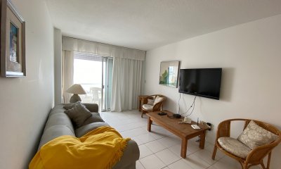 VENDE APARTAMENTO DOS DORMITORIOS , DOS BAÑOS , DORMITORIO Y BAÑO SERVICIO
