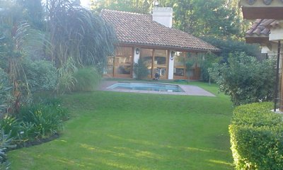 CHALET EN SAN RAFAEL EXCELENTE CONSTRUCCION