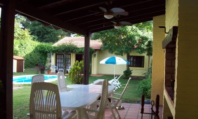 CHALET A POCAS CUADRAS DEL MAR EN VENTA PUNTA DE ESTE