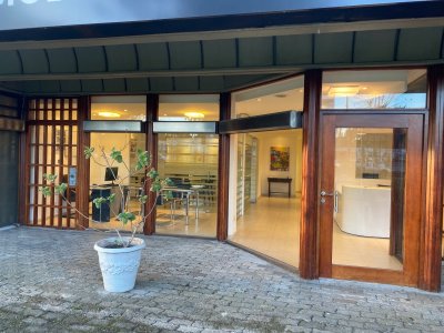 Alquiler de local de 70 m2 en Punta del Este sobre Roosevelt C925