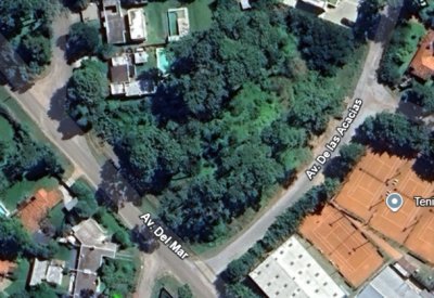 Venta de excelente lote de 1564 m2 sobre Avenida del Mar, Playa Brava