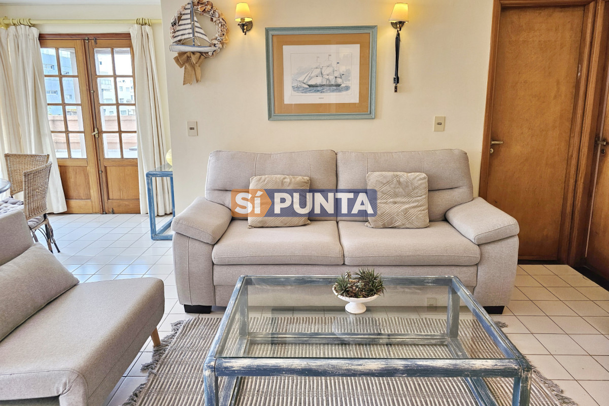 Apartamento de 2 dormitorios y 2 baños a 1 cuadra de Gorlero, con gran terraza y parrillero propio. - SPT4384A