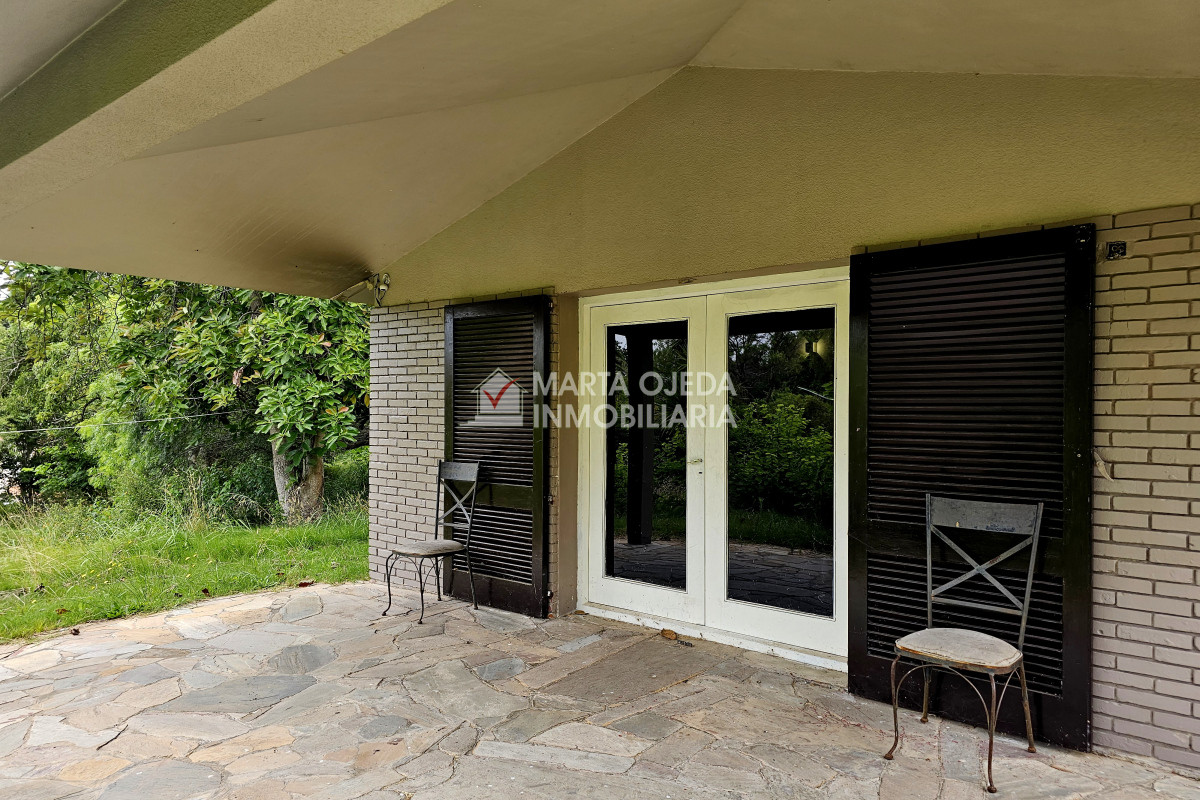 Casa ID.41005 - Venta de casa 3 dormitorios y servicio en El Golf Punta del Este 