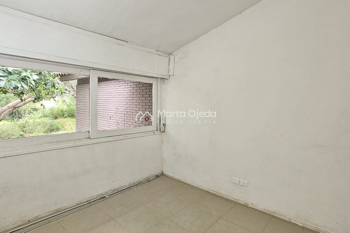 Casa ID.41005 - Venta de casa 3 dormitorios y servicio en El Golf Punta del Este 