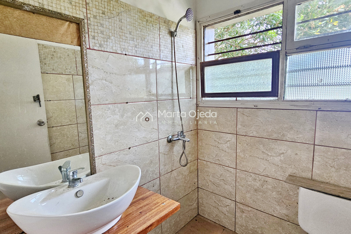 Casa ID.41005 - Venta de casa 3 dormitorios y servicio en El Golf Punta del Este 