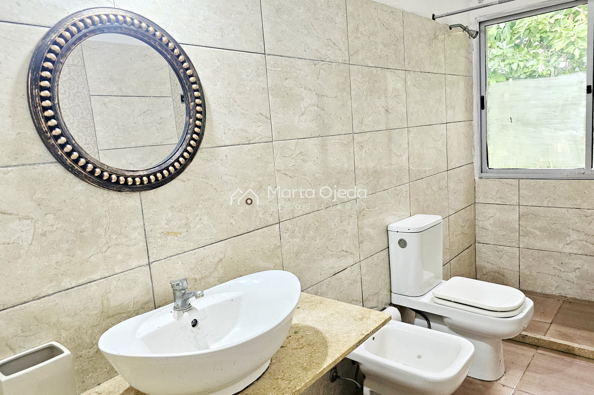 Casa ID.41005 - Venta de casa 3 dormitorios y servicio en El Golf Punta del Este 