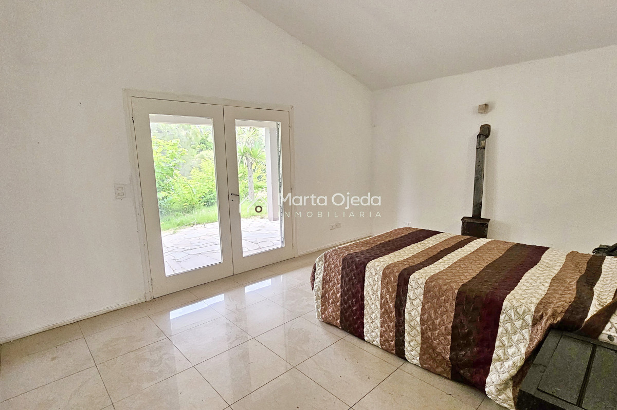 Casa ID.41005 - Venta de casa 3 dormitorios y servicio en El Golf Punta del Este 