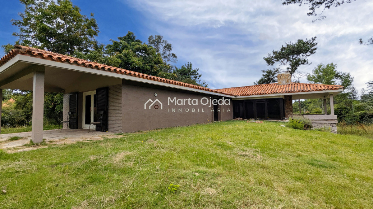 Casa ID.41005 - Venta de casa 3 dormitorios y servicio en El Golf Punta del Este 