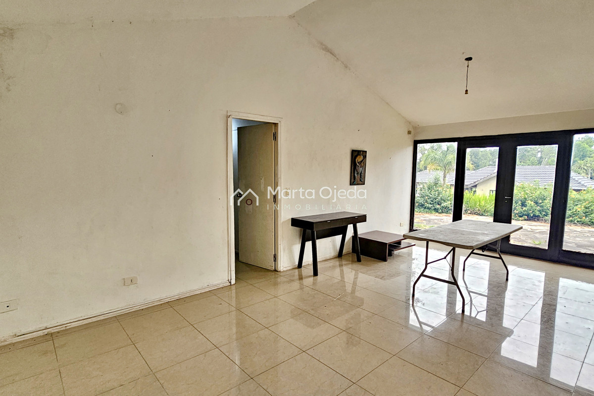 Casa ID.41005 - Venta de casa 3 dormitorios y servicio en El Golf Punta del Este 