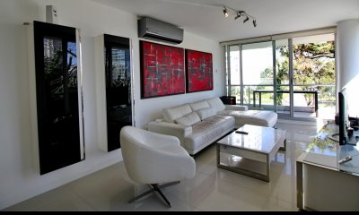 Apartamento 3 dormitorios, nuevo, con piscina interior, Playa Brava, Punta del Este,