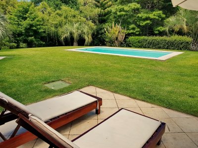 Casa ID.1247 - Excelente casa con piscina en alquiler en Rincon del Indio, playa Brava, Punta del Este.