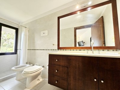 Casa ID.1247 - Excelente casa con piscina en alquiler en Rincon del Indio, playa Brava, Punta del Este.