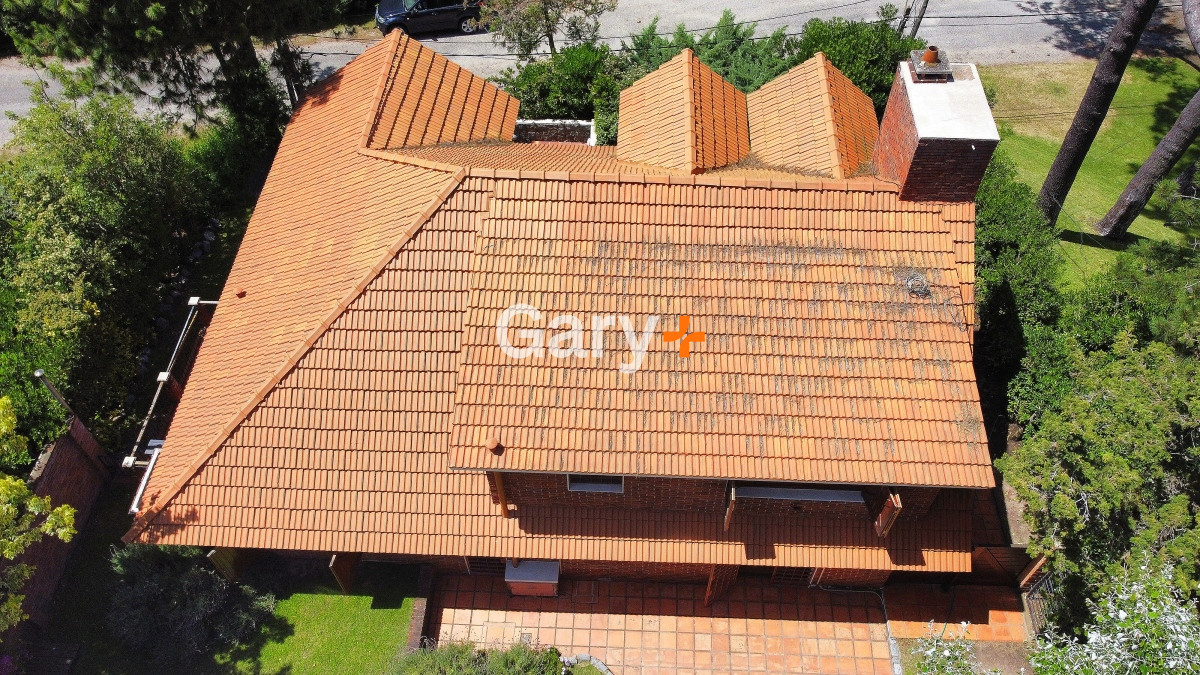 Casa ID.23898 - En venta y Alquiler.. imperdible oportunidad.. a metros del mar!!!